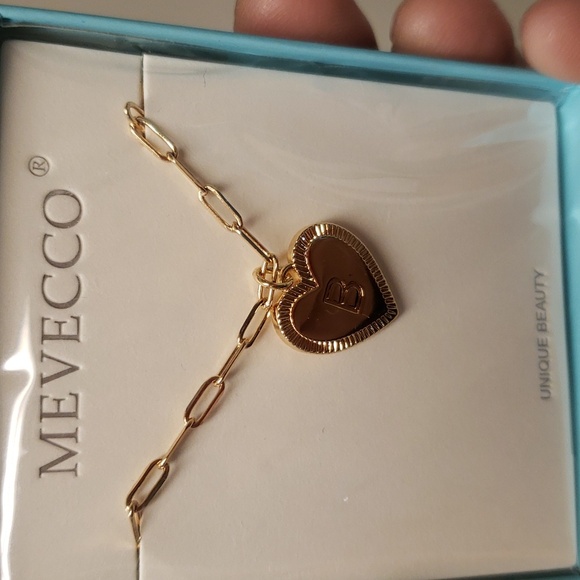 ❤HOST PICK❤Mevecco Jewerly Necklace Intial "B" - Picture 5 of 9
